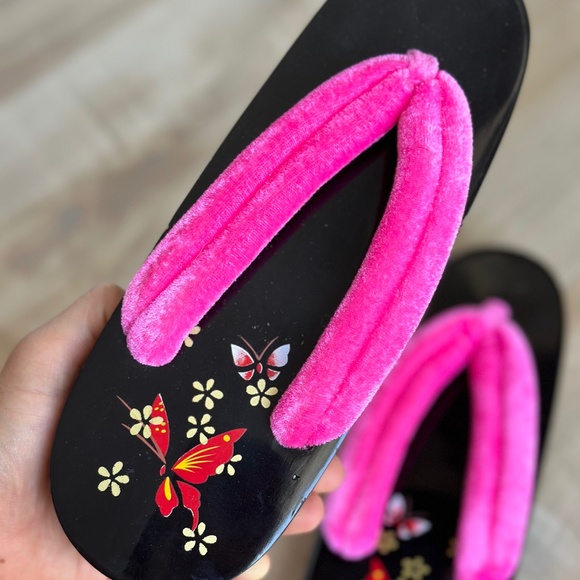 Authentic Japanese Wooden Geta Sandals - Women Kimono Shoes Slippers - Picture 5 of 5